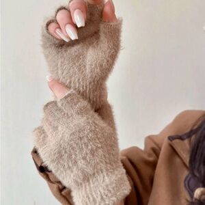 Cozy Tan Fingerless Gloves